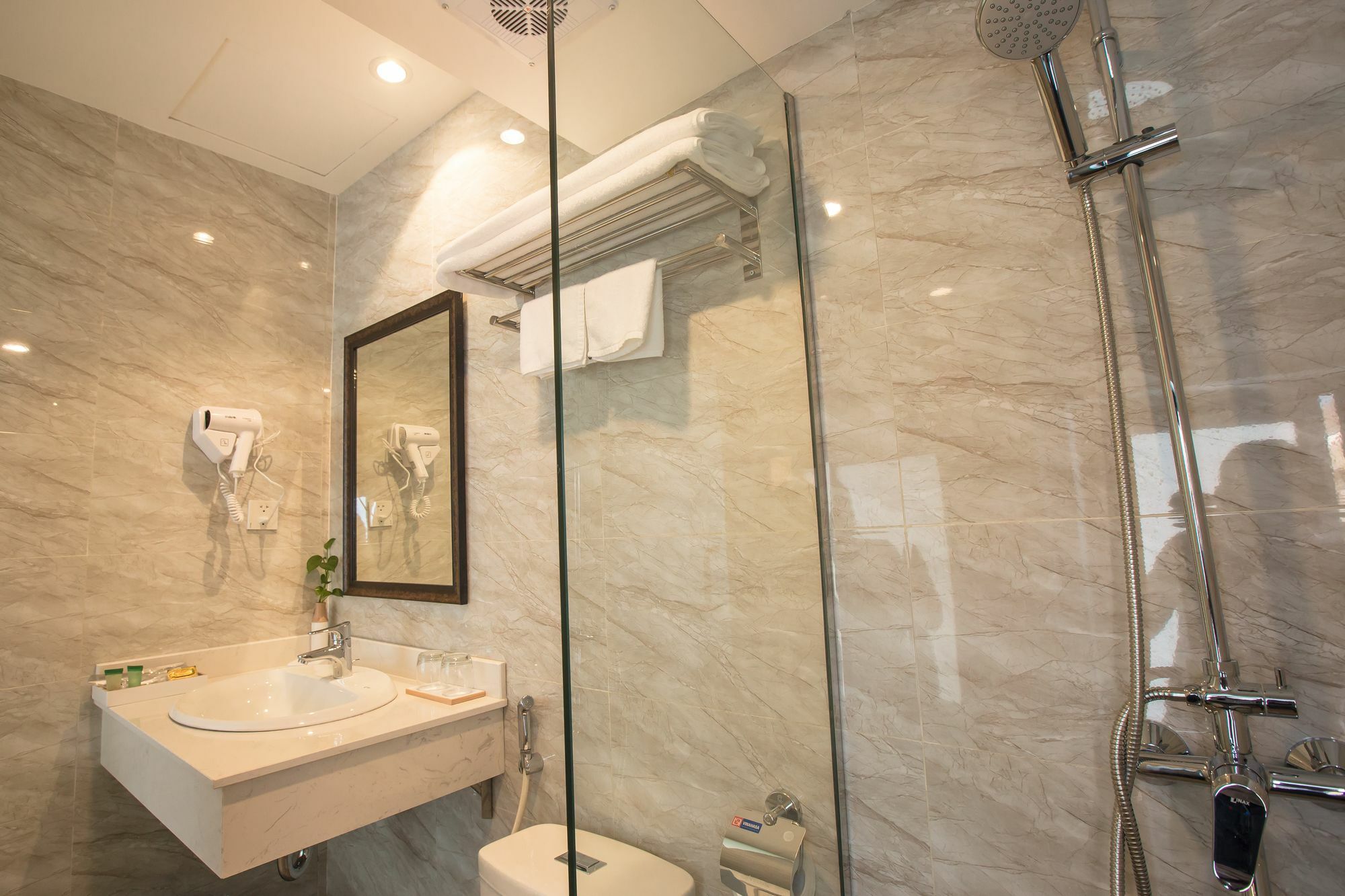 Dinh Elegant Hanoi Hotel Exterior photo